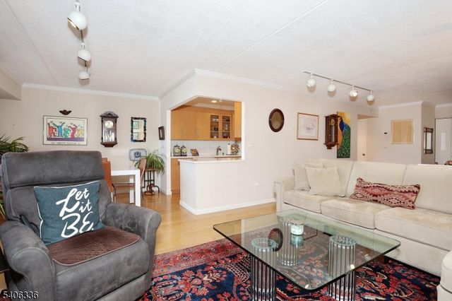 521 Piermont Ave 403A, River Vale Twp., NJ 07675