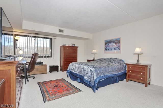 521 Piermont Ave 403A, River Vale Twp., NJ 07675