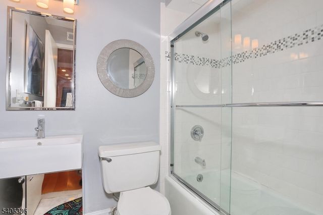 521 Piermont Ave 403A, River Vale Twp., NJ 07675