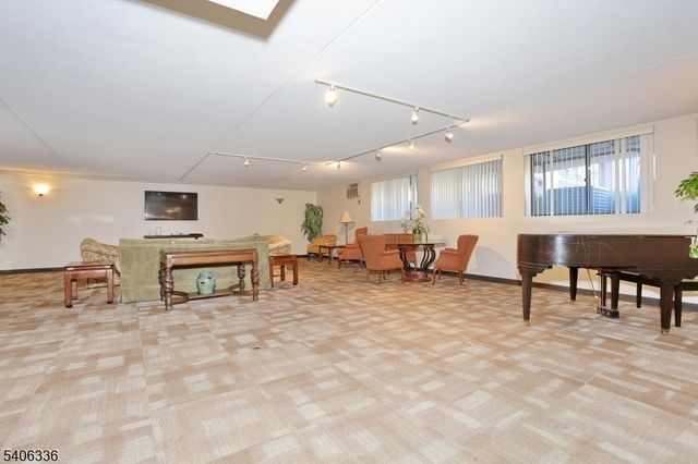 521 Piermont Ave 403A, River Vale Twp., NJ 07675