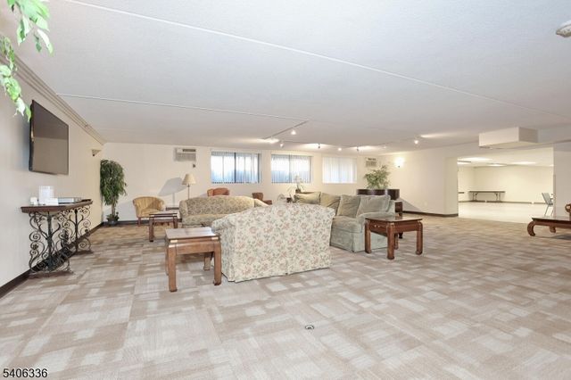 521 Piermont Ave 403A, River Vale Twp., NJ 07675