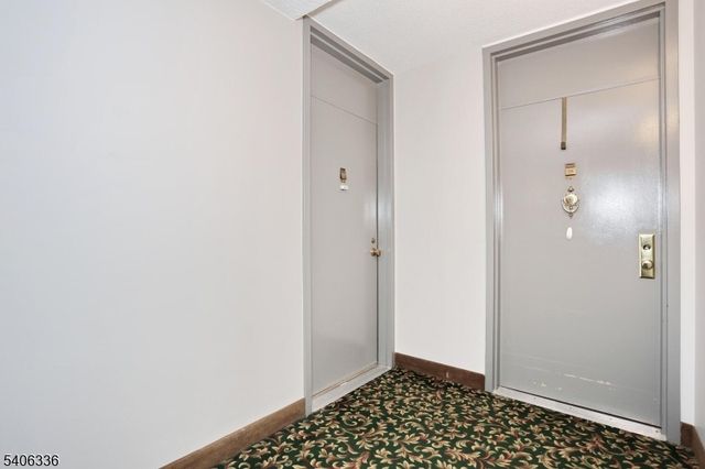 521 Piermont Ave 403A, River Vale Twp., NJ 07675