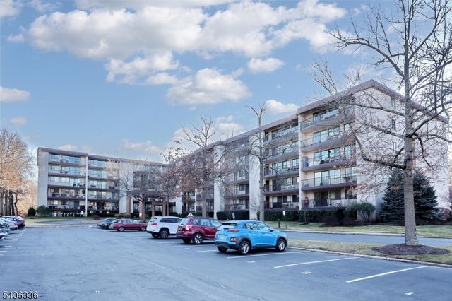 521 Piermont Ave 403A, River Vale Twp., NJ 07675
