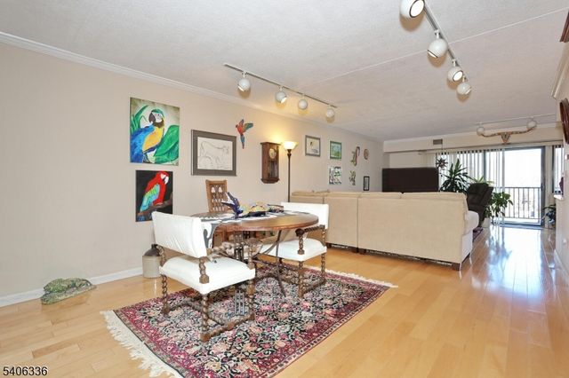 521 Piermont Ave 403A, River Vale Twp., NJ 07675