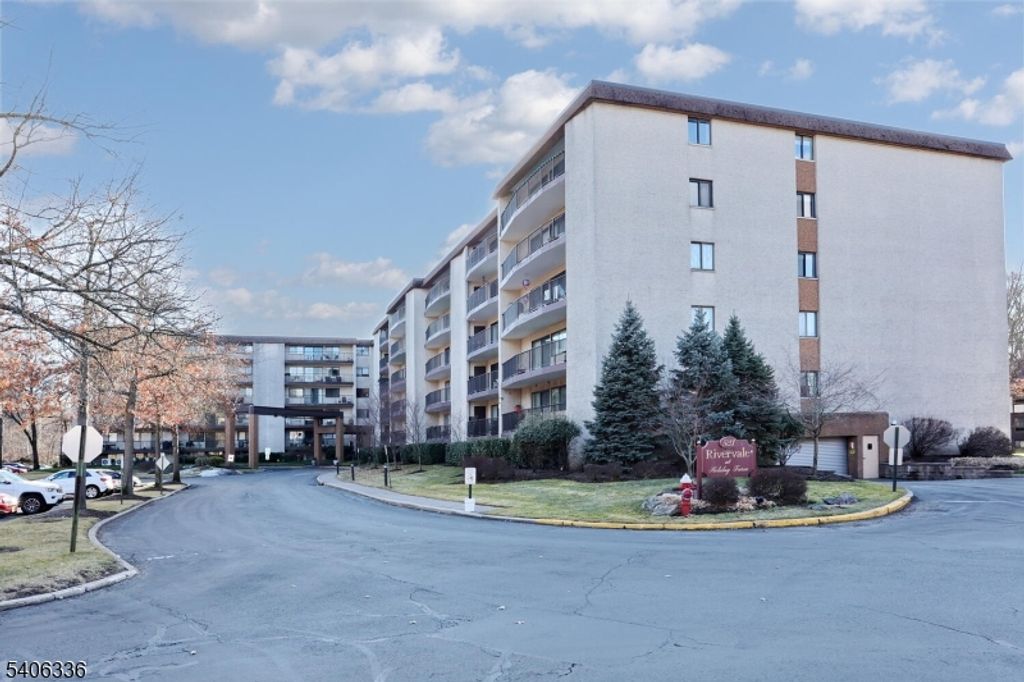 521 Piermont Ave 403A, River Vale Twp., NJ 07675
