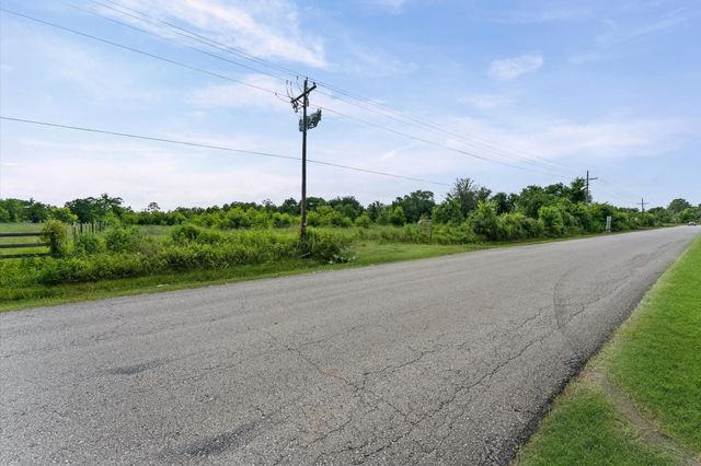 144 County Road 676, Dayton, TX 77535