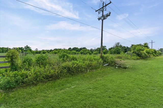 144 County Road 676, Dayton, TX 77535
