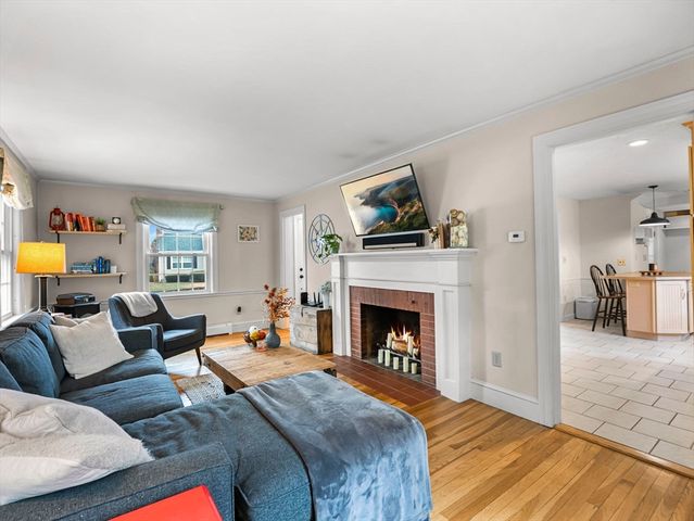 77 Stetson St, Haverhill, MA 01835