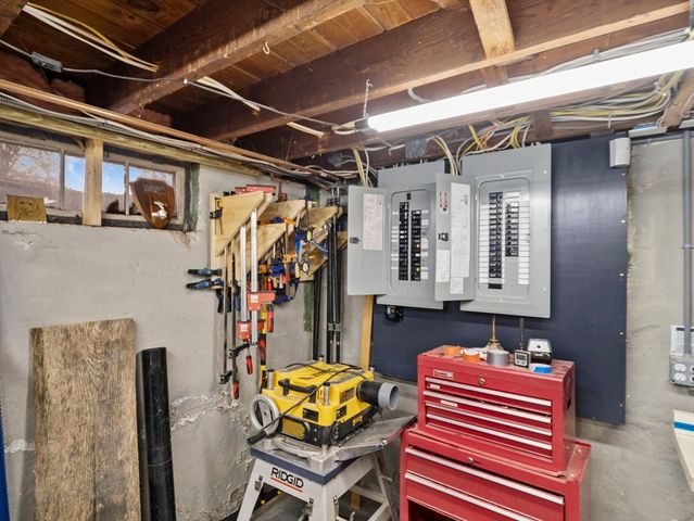 77 Stetson St, Haverhill, MA 01835