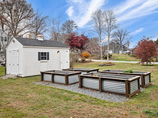 77 Stetson St, Haverhill, MA 01835