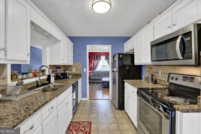 230 Oak Vista Court, Lawrenceville, GA 30044