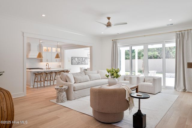 385 Crow Creek Drive NW, Calabash, NC 28467