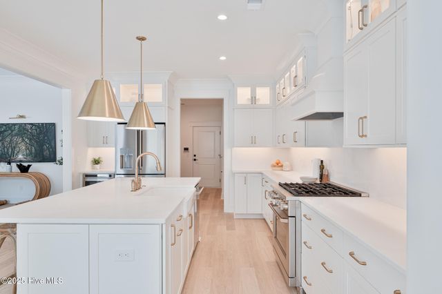 385 Crow Creek Drive NW, Calabash, NC 28467