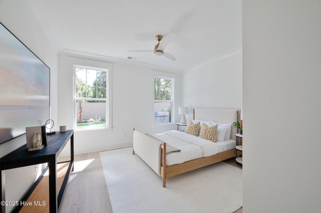 385 Crow Creek Drive NW, Calabash, NC 28467