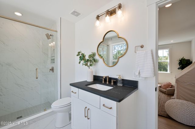 385 Crow Creek Drive NW, Calabash, NC 28467