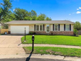 302 CARLOCK Court, Washington, IL 61571