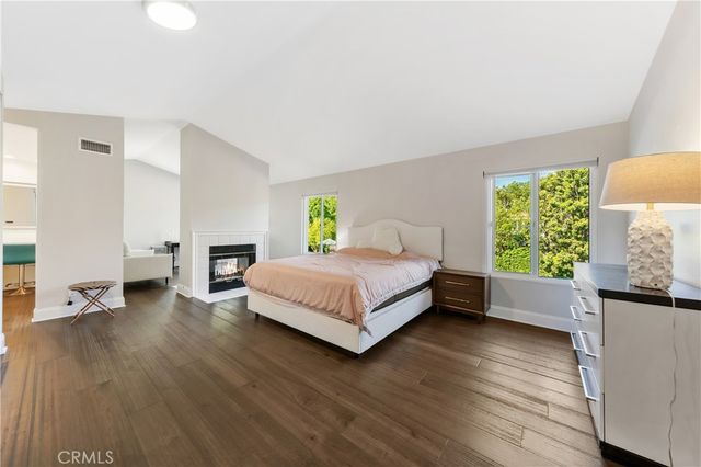 1312 Dubonnet Court, Oak Park, CA 91377
