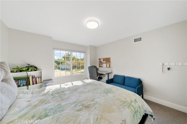 1312 Dubonnet Court, Oak Park, CA 91377
