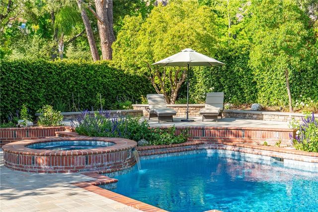 1312 Dubonnet Court, Oak Park, CA 91377