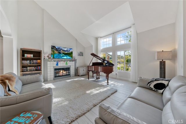 1312 Dubonnet Court, Oak Park, CA 91377