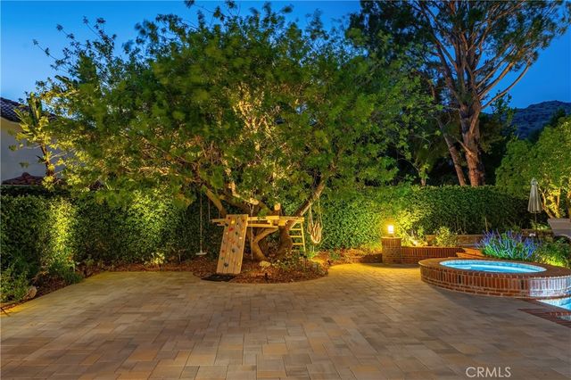 1312 Dubonnet Court, Oak Park, CA 91377