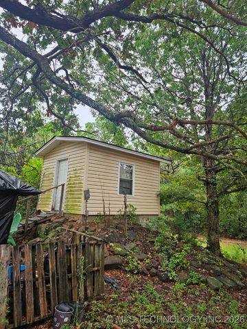 13037 E 590 Road, Locust Grove, OK 74352