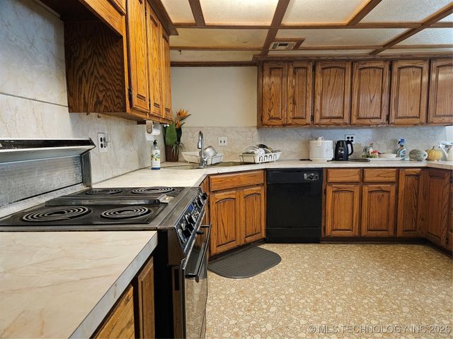 13037 E 590 Road, Locust Grove, OK 74352