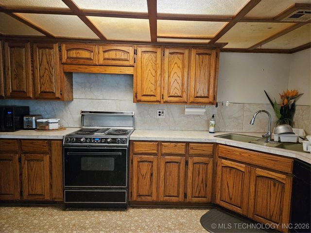 13037 E 590 Road, Locust Grove, OK 74352