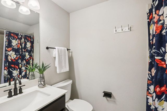 19700 Wearyall Hill LN, Pflugerville, TX 78660