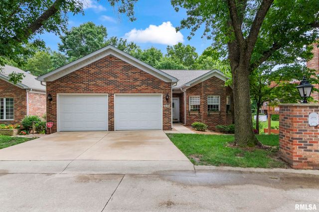 2120 Timbercrest Court, Springfield, IL 62702