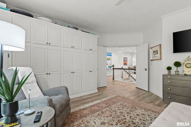 2120 Timbercrest Court, Springfield, IL 62702