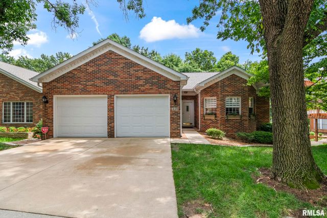 2120 Timbercrest Court, Springfield, IL 62702