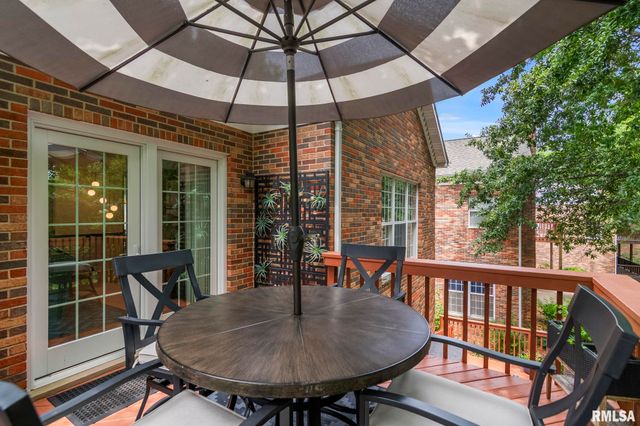 2120 Timbercrest Court, Springfield, IL 62702