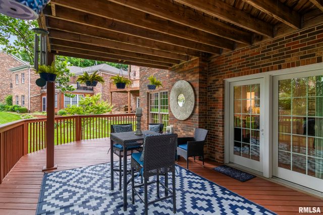 2120 Timbercrest Court, Springfield, IL 62702