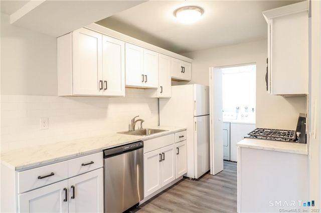 81-95 Park Avenue 201, Danbury, CT 06810