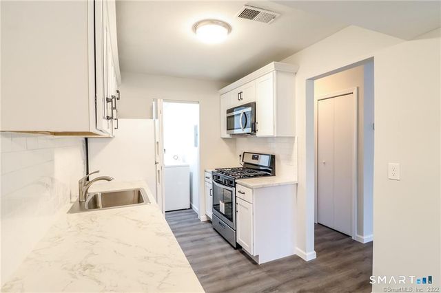 81-95 Park Avenue 201, Danbury, CT 06810