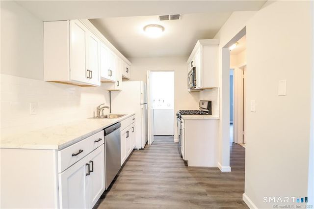 81-95 Park Avenue 201, Danbury, CT 06810