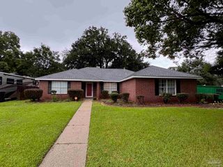 5533 Shadow Grove Blvd, Pensacola, FL 32526
