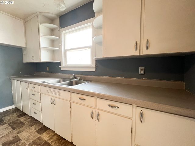317 Nw 3RD Ave, John Day, OR 97845