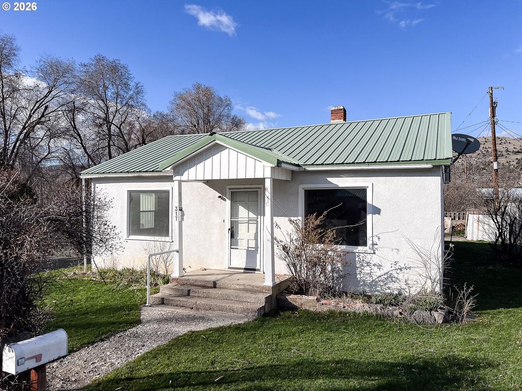 317 Nw 3RD Ave, John Day, OR 97845