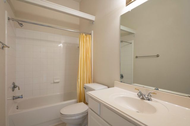 22 W Windsor Hills Circle, Conroe, TX 77384