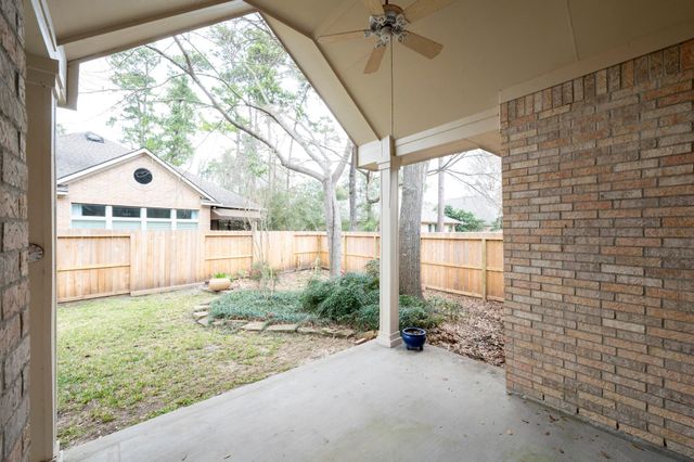 22 W Windsor Hills Circle, Conroe, TX 77384