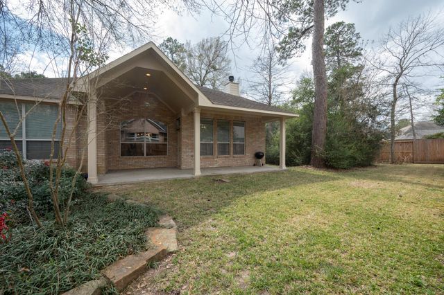 22 W Windsor Hills Circle, Conroe, TX 77384