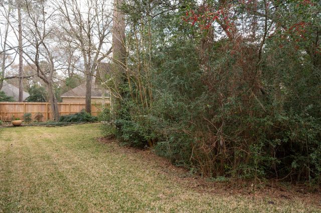 22 W Windsor Hills Circle, Conroe, TX 77384