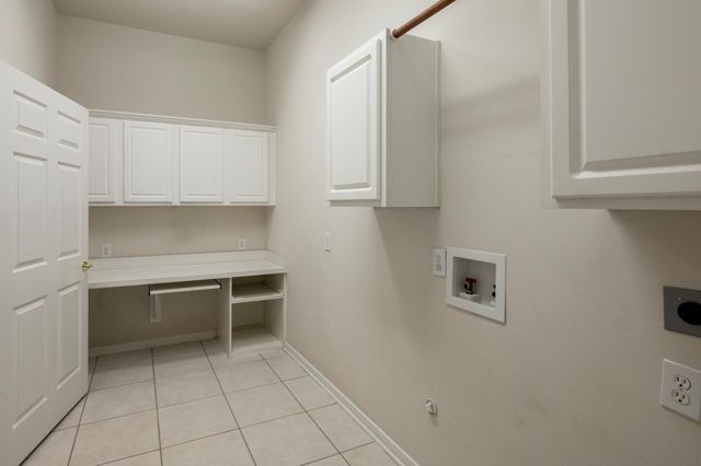 22 W Windsor Hills Circle, Conroe, TX 77384