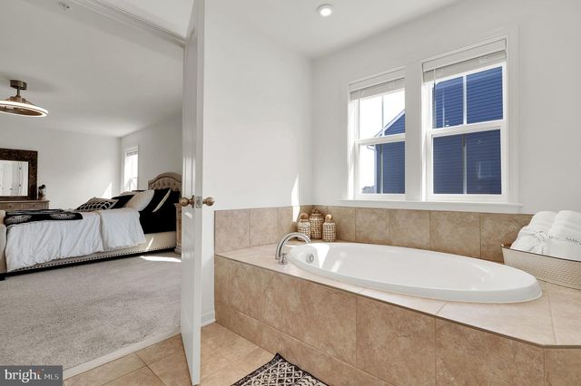 9430 ALLOWAY DR, Hagerstown, MD 21740