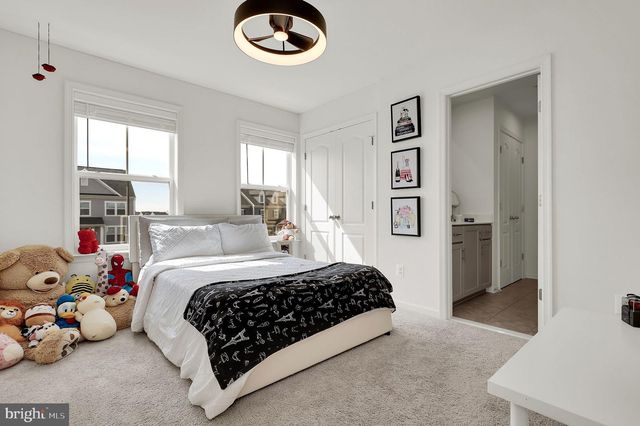 9430 ALLOWAY DR, Hagerstown, MD 21740