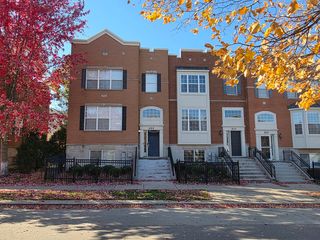 848 STATION Boulevard, Aurora, IL 60504