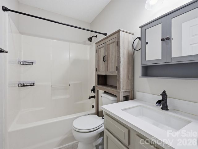 42 Queen Road D, Candler, NC 28715