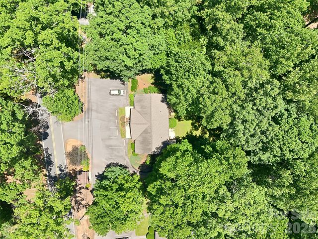 42 Queen Road D, Candler, NC 28715